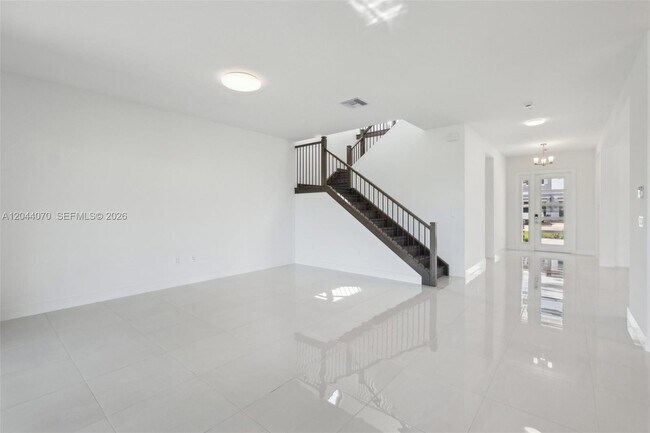 Building Photo - 13075 Feathering Wy