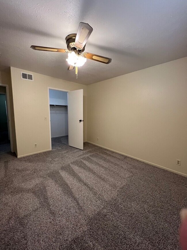 Building Photo - ROSEMONT 3 BR 2 BA House