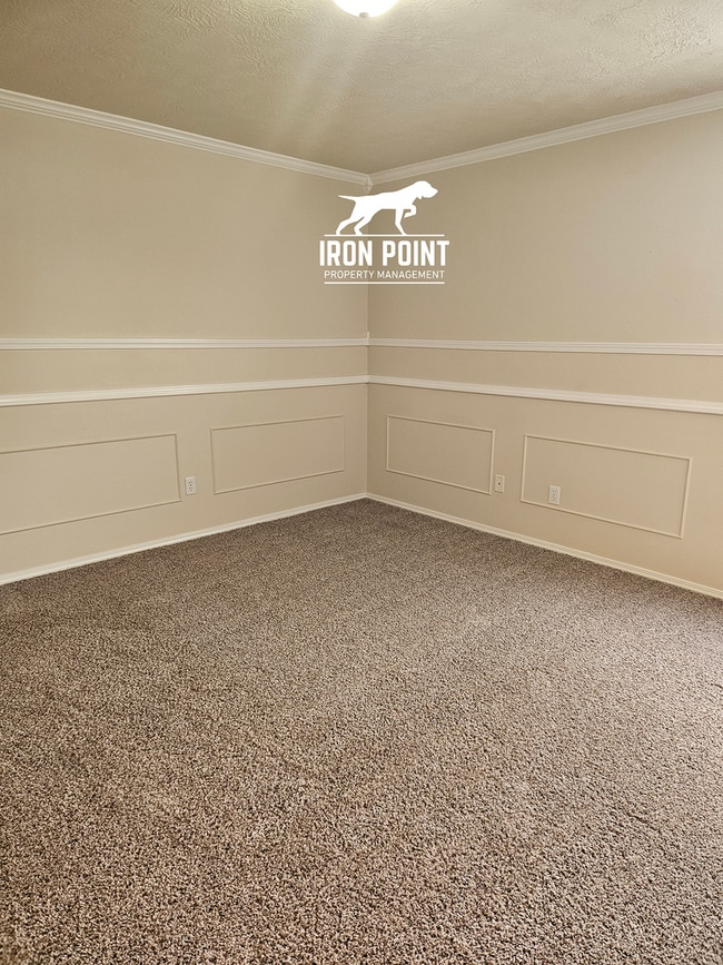 Building Photo - Candlestick Park Sub-3bed/2bath w/2 car ga...