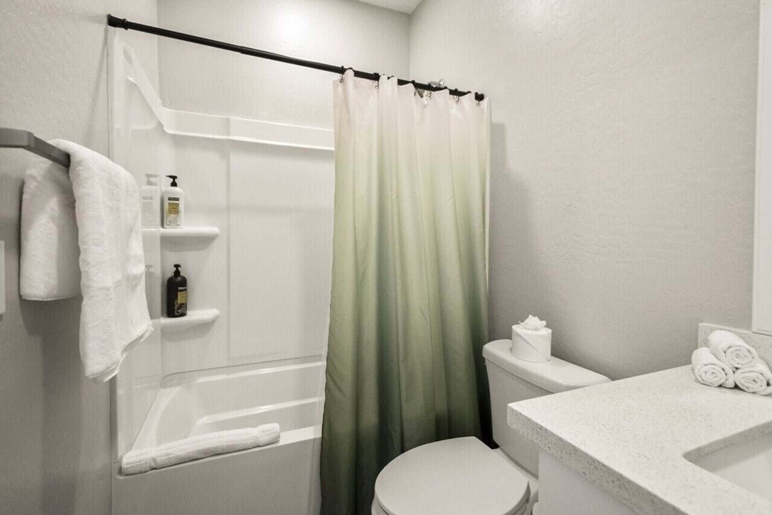 Building Photo - 6606 W Paradise Ln