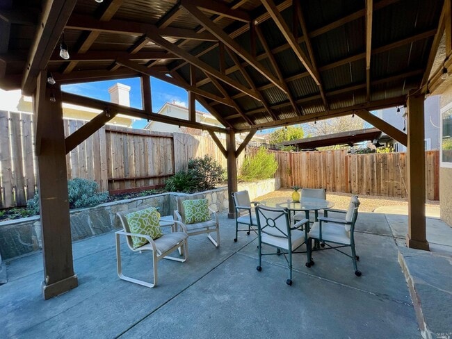 Building Photo - 2454 Wine Country Ave