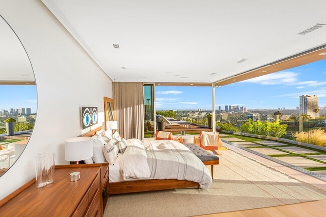 Building Photo - 1439 Devlin Dr