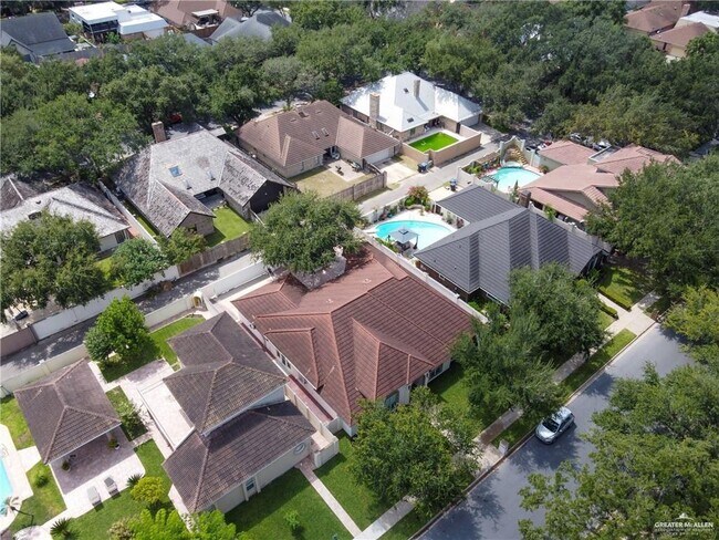 Building Photo - 33 Condor Ave