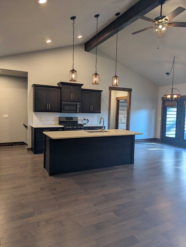 Building Photo - 247 Northland Dr