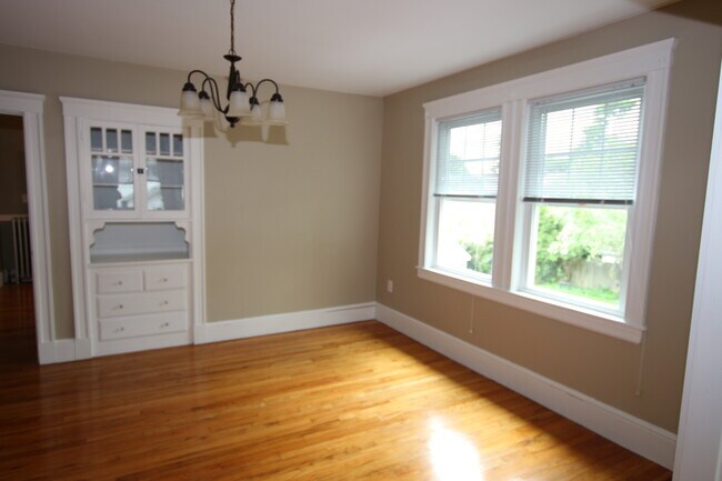 dining rm - 5 Manning St