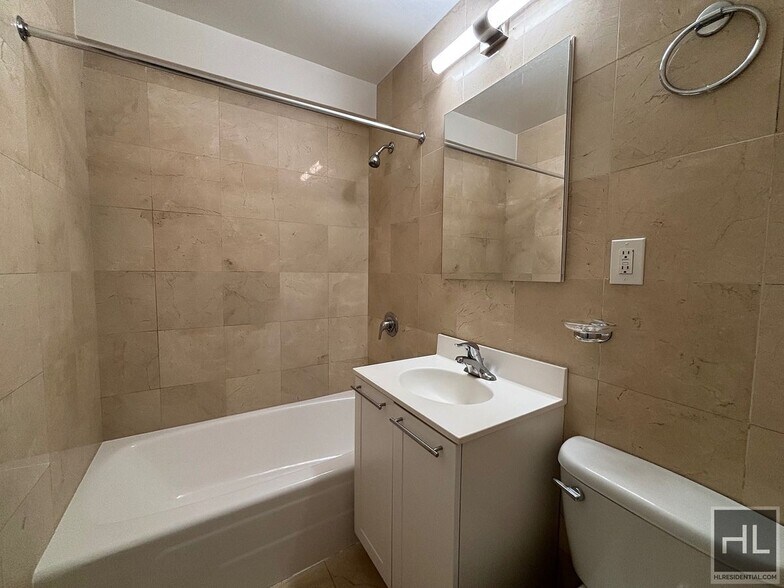 Building Photo - Fourth Avenue