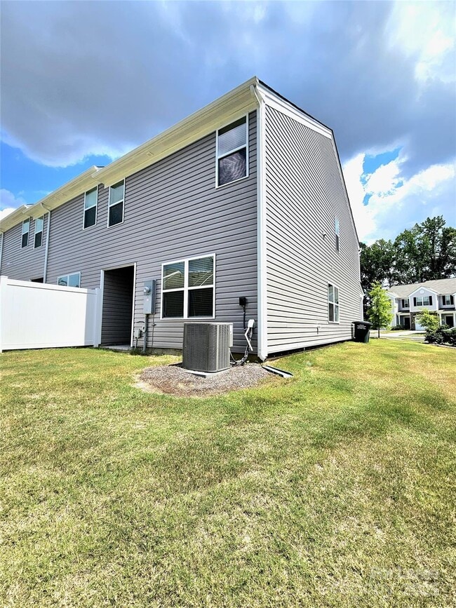 Building Photo - 8114 Murray Br Dr