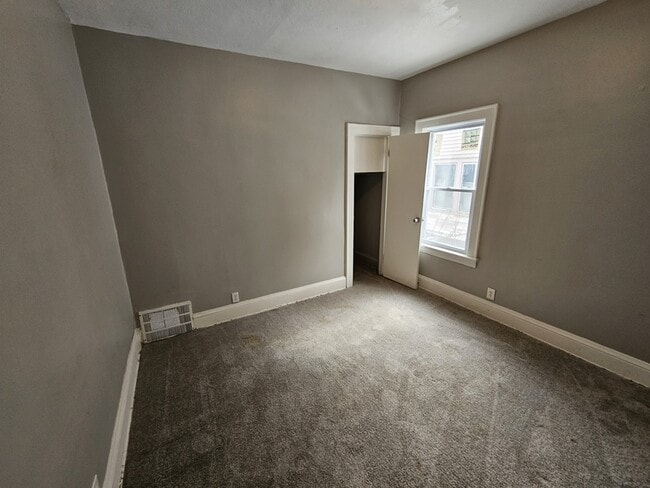 Building Photo - 3784 E 114th St