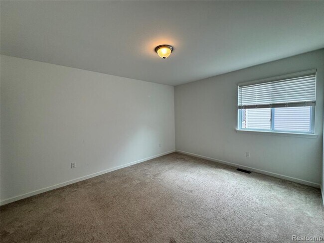 Building Photo - 278 Springview St