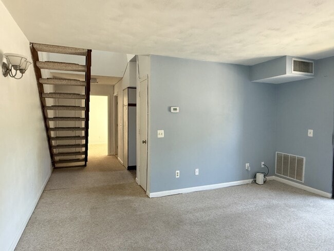 Building Photo - 509 Sunrise Dr