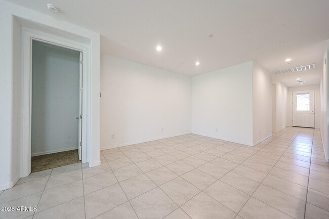 Building Photo - 28562 N 133rd Ln