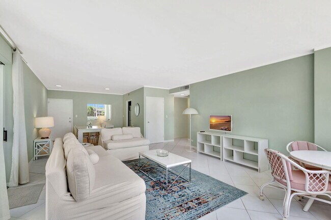 Building Photo - 2800 N Flagler Dr