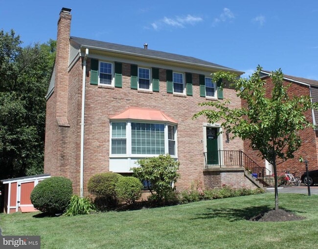 Building Photo - 1214 Colonial Rd