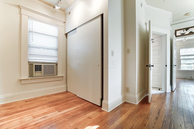 Building Photo - 557 S Grant Ave