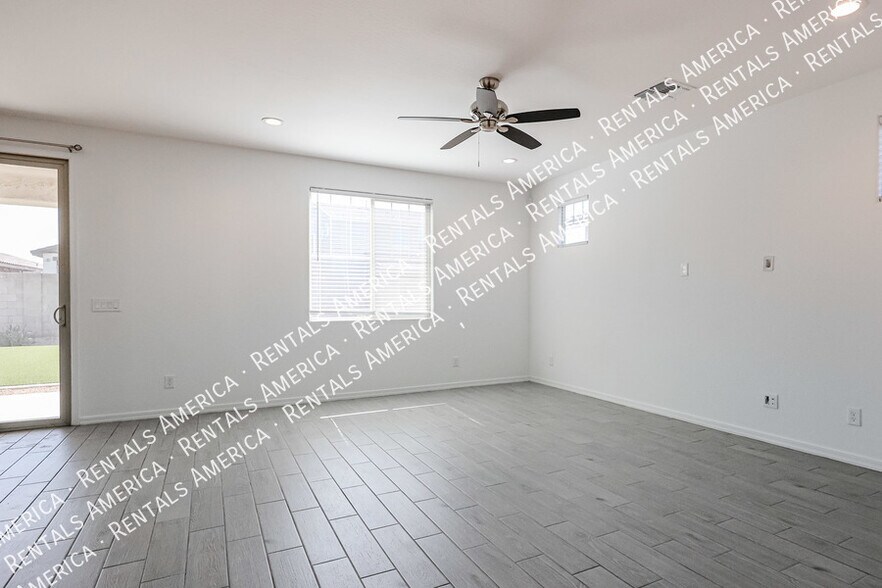 Building Photo - 5509 N 108th Ave