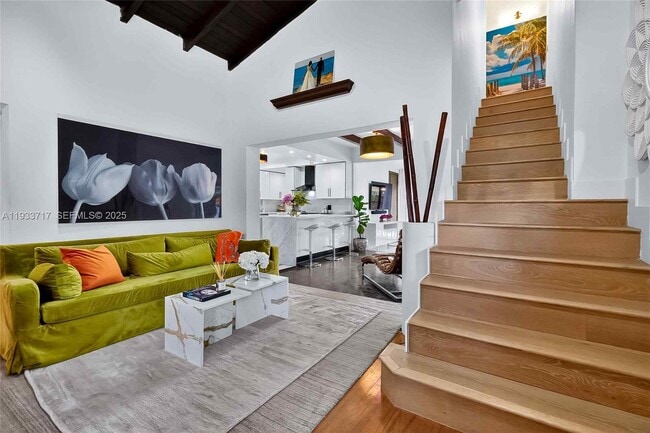 Building Photo - 800 NE 97th St