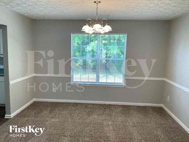 Building Photo - 675 Conisburgh Ct