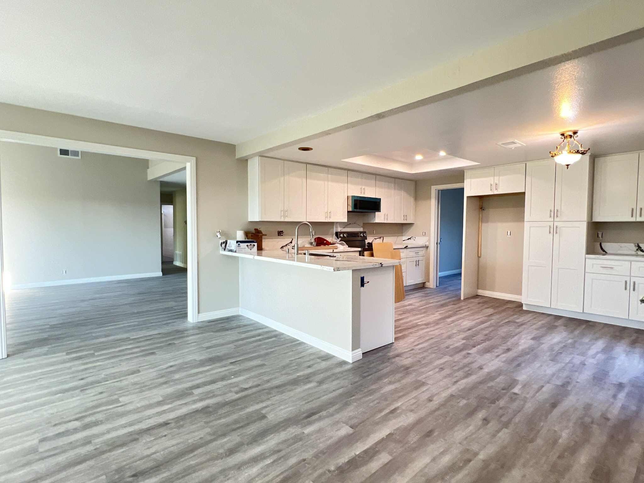 Building Photo - 111 Avenida Santa Anita
