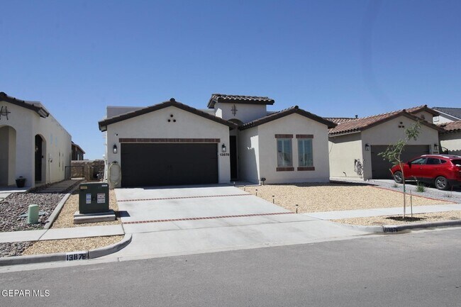 Building Photo - 13878 Paseo Central Ave