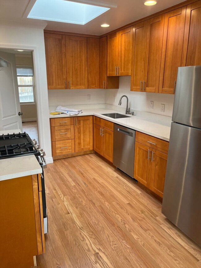 Building Photo - G4 | (M&amp;R) 412-414 &amp; 416 E Street