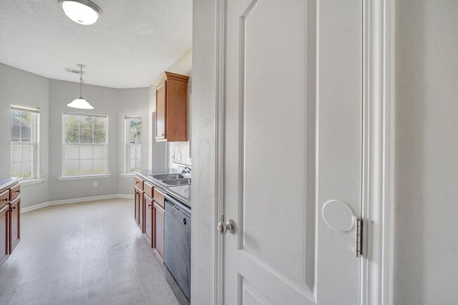 Building Photo - 1200 Peacock Trail