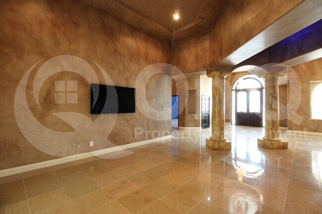 Building Photo - 15118 E Camelview Dr