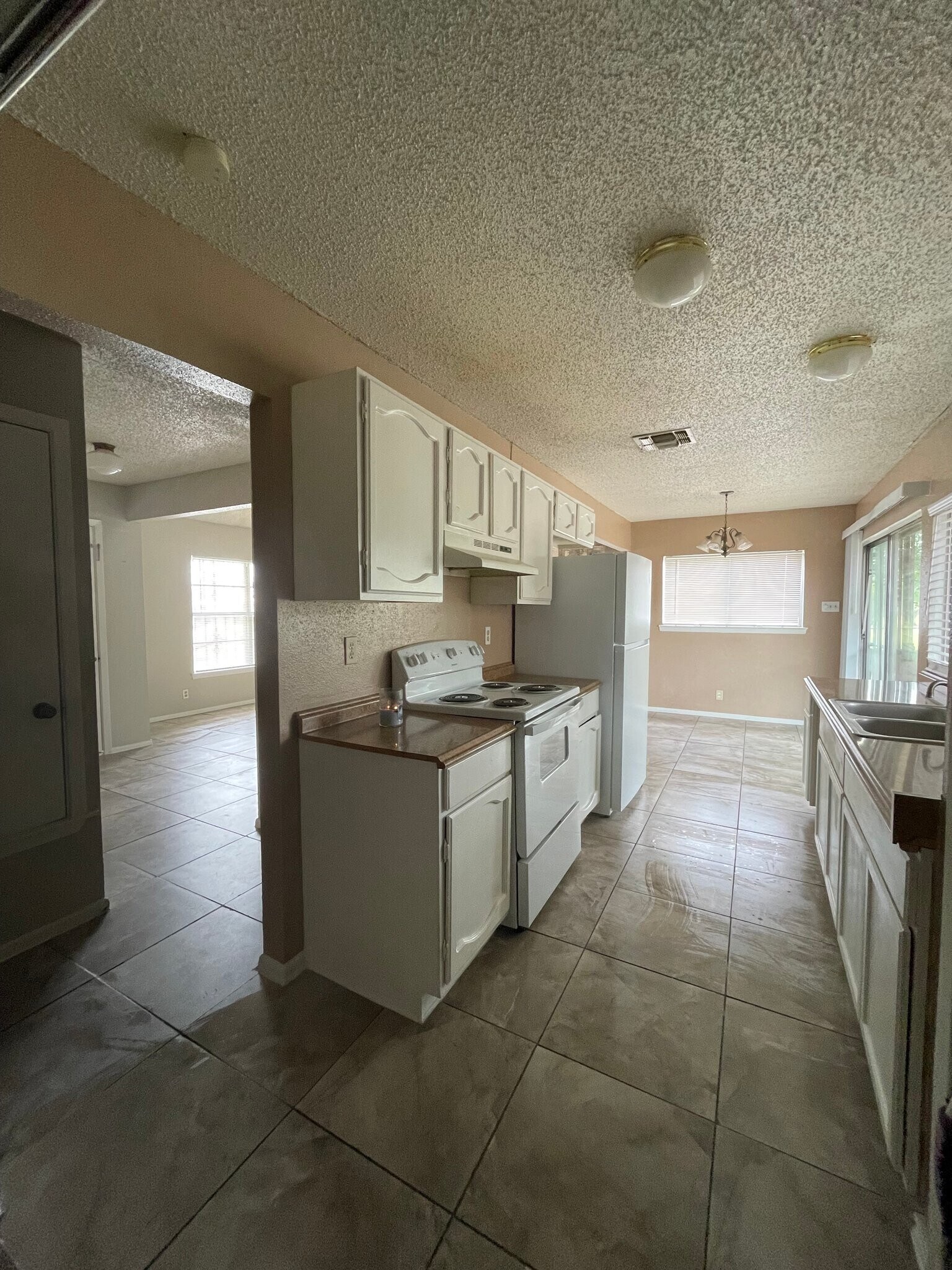 Building Photo - 11630 Spring Trail Dr