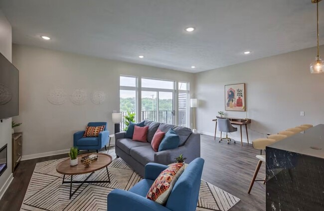 Building Photo - Fully Furnished Modern 3BR Retreat | Penthouse + Skyline Views