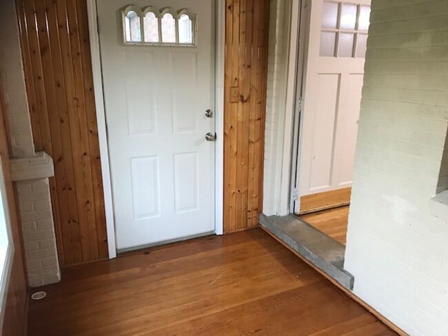 Building Photo - Lenox Township home on 5 acres