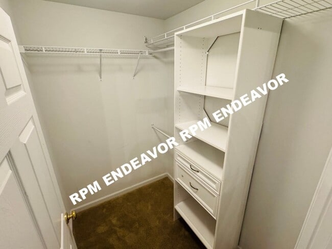 Building Photo - 2 Bed, 2 Bath, Move in Ready!