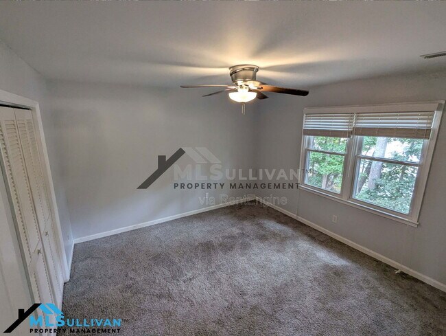 Building Photo - 5211 Deer Haven Dr
