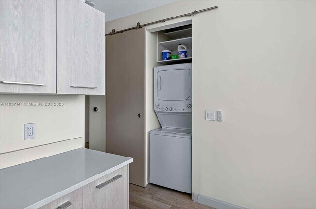 Building Photo - 55 SW 9th St