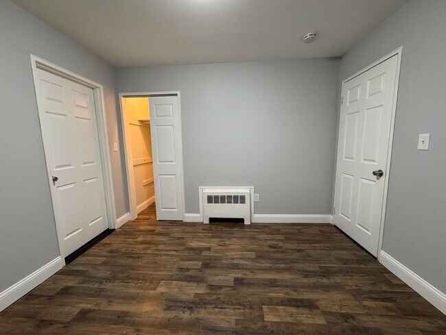 Building Photo - 552 38th St