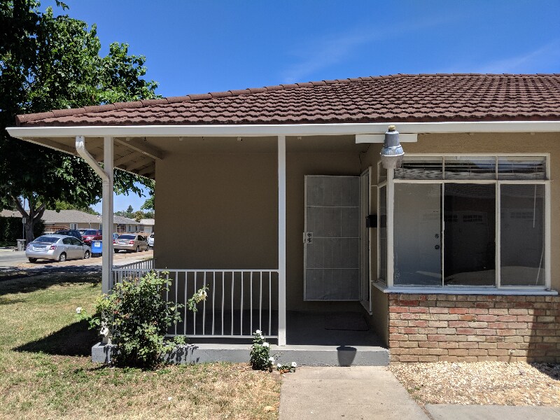 Building Photo - 936 Princess Anne Dr