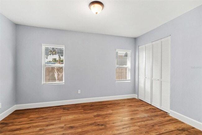 Building Photo - 2725 E Columbus Dr