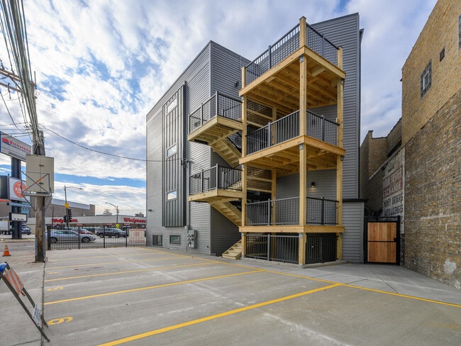 Building Photo - 5528 W Gettysburg St