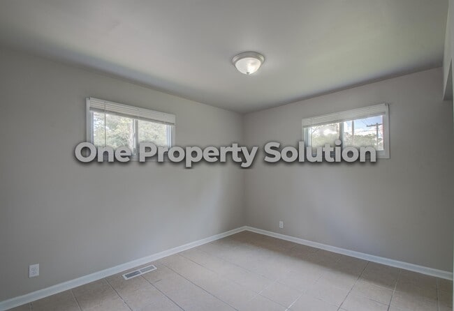 Building Photo - 5001 Carolina St