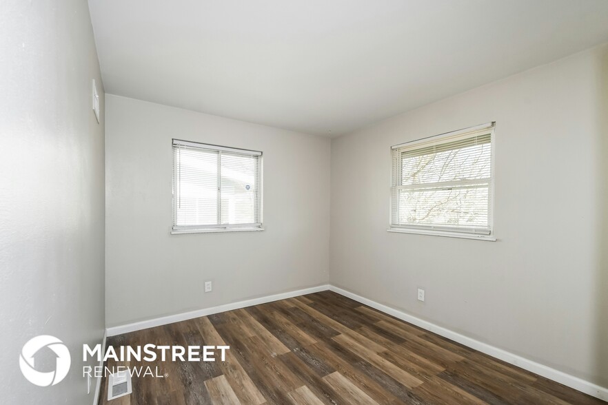 Building Photo - 11058 Perham Dr