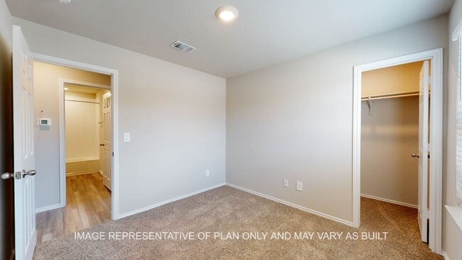 Building Photo - 1123 Sarah Dr