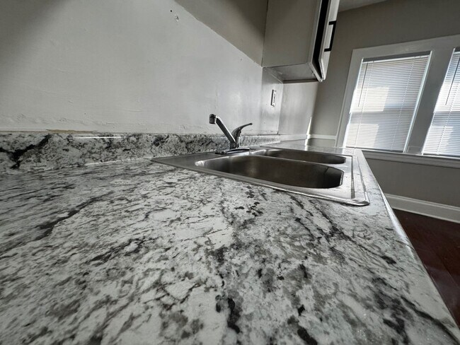 Building Photo - 395 E 152nd St