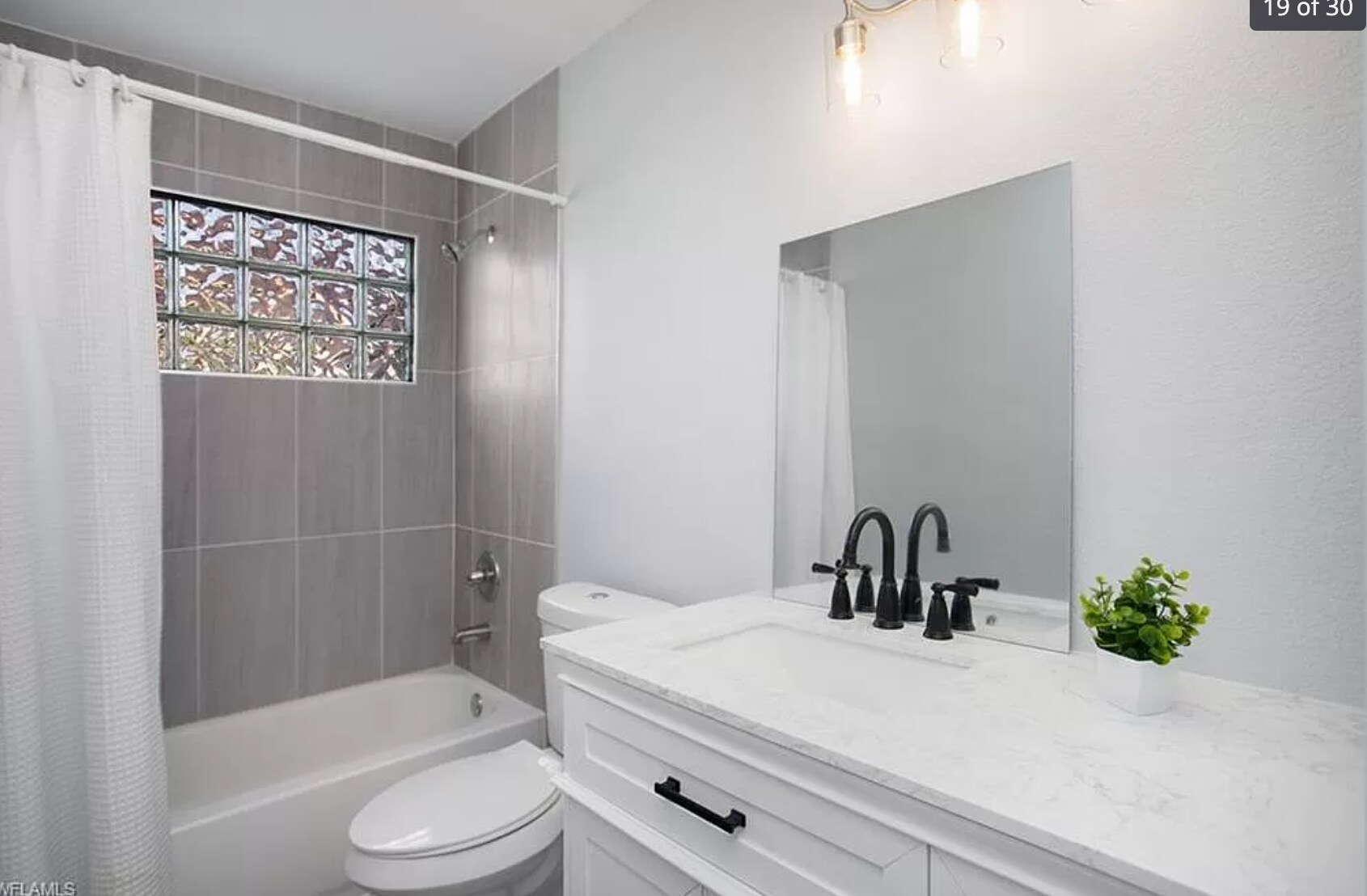 Hall Bath - 6450 Royal Woods Dr