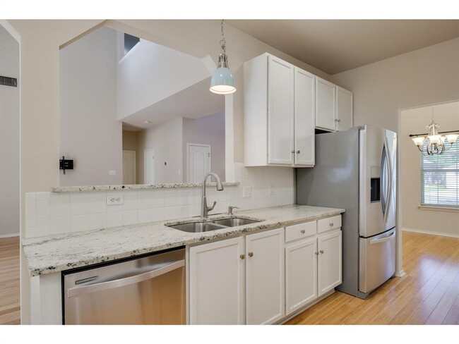 Building Photo - 5709 Pecanwood Ln