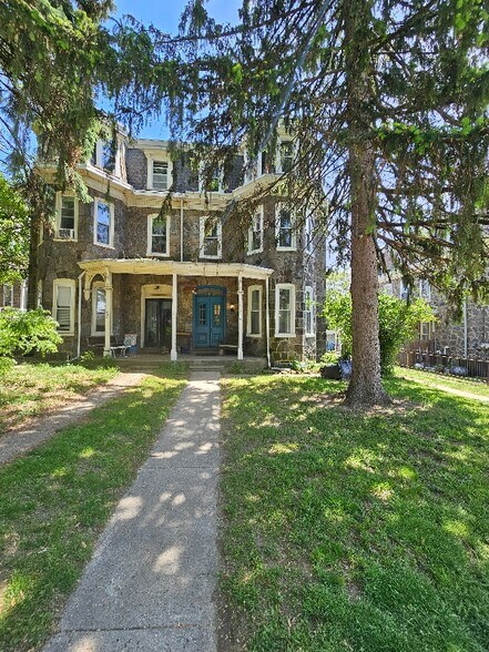 Primary Photo - 142 Sumac St