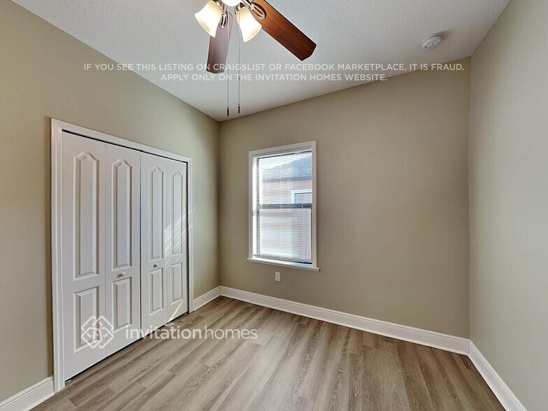 Building Photo - 7526 39th Ave E