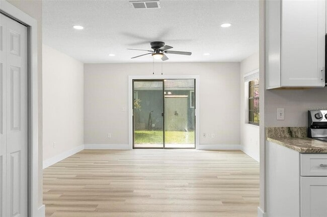 Building Photo - 123 Rae Dr