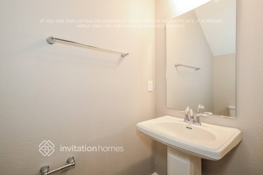 Building Photo - 13307 Shore Grass Dr