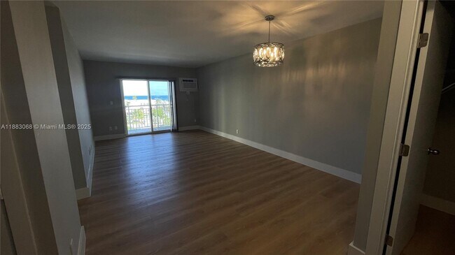 Building Photo - 200 S Birch Rd