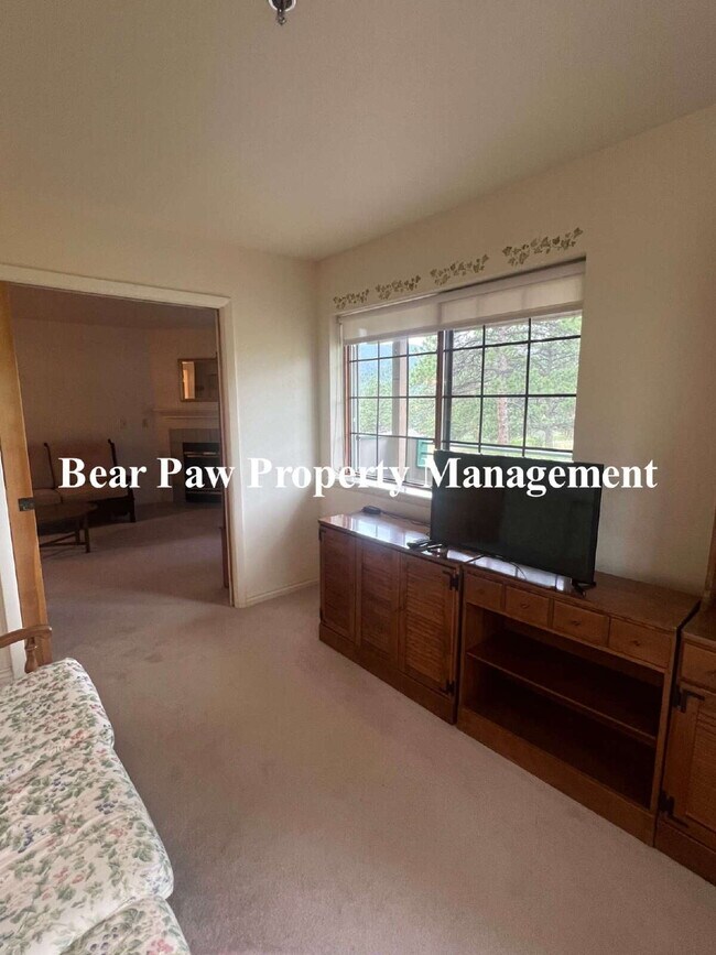 Building Photo - Two bedroom in Rocky Village!!