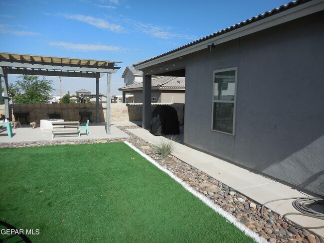 Building Photo - 12808 Epsom Dr