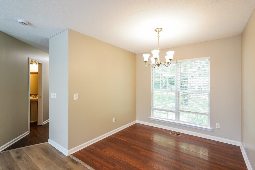 Building Photo - 131 Braxton Ln E